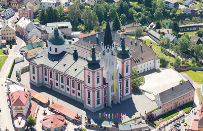 Die Basilika Mariazell ist über alle Jahreszeiten hinweg ein beliebtes Wallfahrtsziel. 