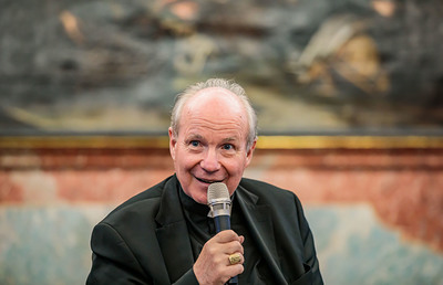 Im Grazer Minoritensaal sprach Kardinal Christoph Schönborn über die menschliche Würde.