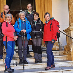 10 Pfarren machen eine Wallfahrt nach Mariapfarr im Lungau.
