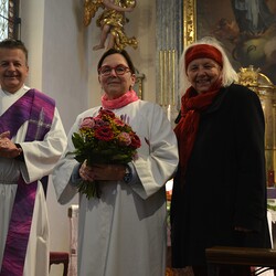 Blumen für Susanne Linhardt, Mitglied des PPT und WGF-Leiterin, zum Geburtstag