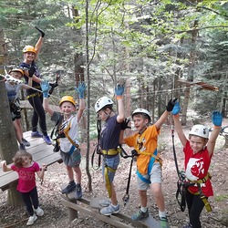 Ministrant:innen-Ausflug im Kletterpark. 