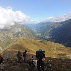 Bergmesse am Hornfeldspitz mit Segnung des neuen Christus-Korpus für das Deneck-Gipfelkreuz     