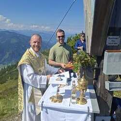 Traditionelle Bergmesse am Gipfel der Plesch 2026, um das Hochfest des Hl. Johannes des Täufers.