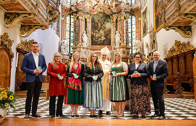 v.l.n.r.: Petar Kresan, Petra Lex, Anna Maria König, Simone Faustmann, Julia Staubmann,Gabriele Lutz, Dietmar Meißl