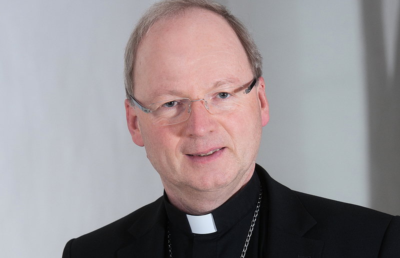 Josef Kuss, foto-kuss@aon.at Der Feldkircher Bischof Benno Elbs, der auch ausgebildeter Psychotherapeut ist, ist in der Bischofskonferenz künftig für die Thematik 'Opferschutz' zuständig.