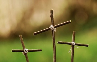 Der Karfreitag als höchster Feiertag der evangelischen Kirche wurde 2019 abgeschafft. Seither ist das eine offene Wunde für gläubige Menschen.