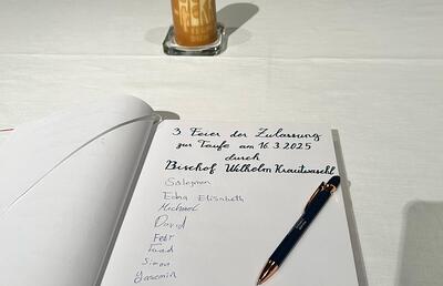 Aus verschiedenen Ländern, auch aus Österreich, bereiten sich derzeit (junge) Erwachsene auf ihr Christwerden vor - in Taufe, Firmung und Eucharistie. Die Zulassung ist Teil der Vorbereitung, des Katechumenats. 