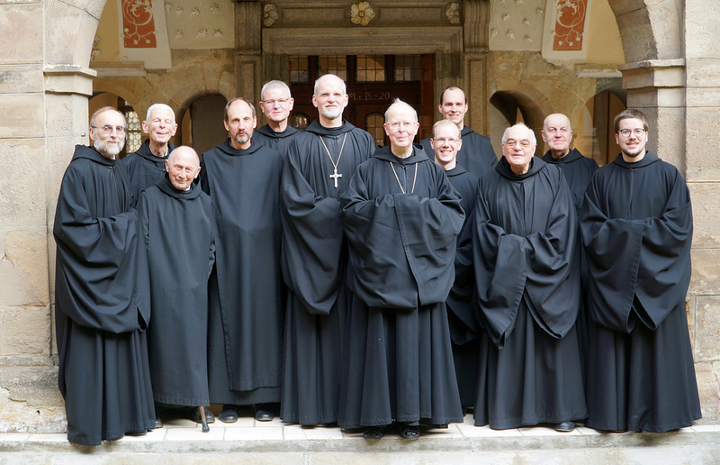 Benediktinerabtei Seckau P. Johannes Fragner (Mitte) mit seinen Mitbrüdern.