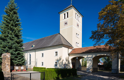 Die Salesianer starteten mit Gottesdiensten im 'Pulverturm'. Heute ist die Pfarre Don Bosco in aller Munde. 