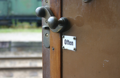 Mit den rund 260 Plätzen bisher, verdoppelt die Katholische Kirche Steiermark ihr Hilfsangebot für Asylwerbende. / Foto: R K B Katharina Scherer, pixelio.de