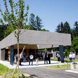 Bischof Wilhelm Krautwaschl segnete am 29. Juni die neue Zeremonienhalle auf dem St. Peter Stadtfriedhof in Graz