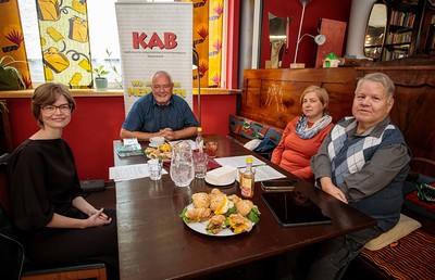 Pressekonferenz der KAB mit Simona Durisowa, Sprecherin der IG24, KAB-Vorsitzendem Martin Hochegger und Klaus Katzianka, Leiter der Agentur Europflege in Leoben