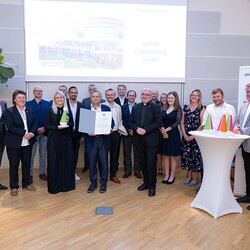 Gerd Neuhold, Sonntagsblatt