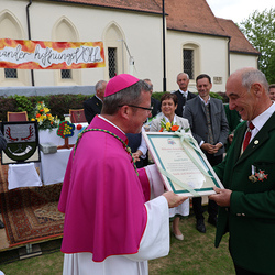 Festmesse und Segnung des neu renovierten Pfarrhofes in Dobl mit Weihbischof Johannes Freitag.
