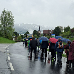 10 Pfarren machen eine Wallfahrt nach Mariapfarr im Lungau.