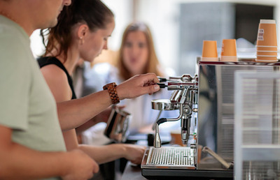 Das Denk Dich Neu CAFeBIKE bringt Kaffee und sammelt Ideen.