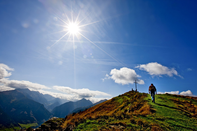 Tom Lamm | ikarus.cc, Tom Lamm Pilgern oder Wallfahrten sind auch im Jahr 2023 sehr beliebt