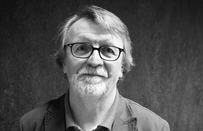Univ.-Prof. Peter Strasser, Philosoph, schreibt regelmäßig für in- und ausländische Zeitungen und Journale. 2014 erhielt er den Staatspreis für Kulturpublizistik.