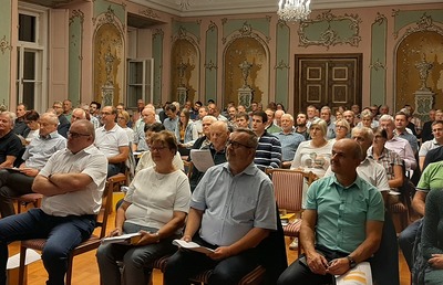 Informationsveranstaltung für Wirtschaftsrät:innen.