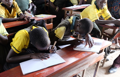 Durch die Chance auf Bildung erhalten diese Jugendlichen aus dem Südsudan eine gute Perspektive für ihr weiteres Leben.