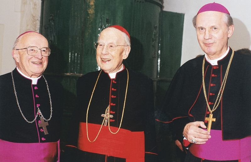 Kardinal König auf einem Archivbild mit den Grazer Bischöfen Johann Weber und Egon Kapellari.