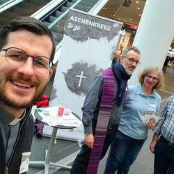 Aschenkreuz im Murpark