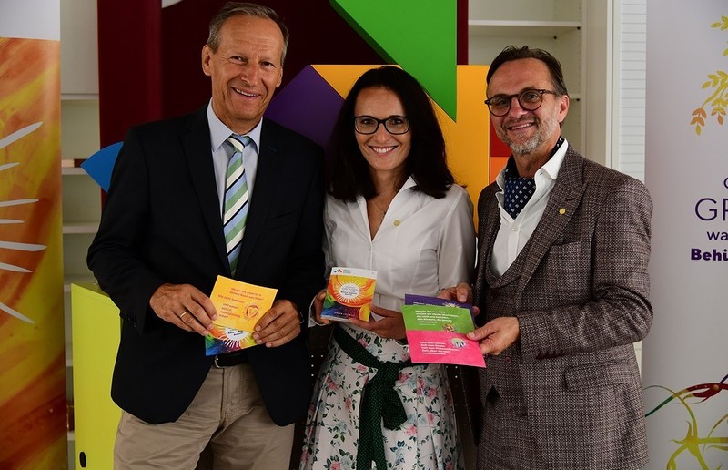 KPH-Rektor Siegfried Barones, Alexandra Strohmeier-Wieser, Leiterin des Referats für Elementarpädagogik, und Walter Prügger, Leiter des Ressorts Bildung, Kunst & Kultur, präsentierten das neue Leitbild für die elementaren Bildungseinrichtungen der Ka