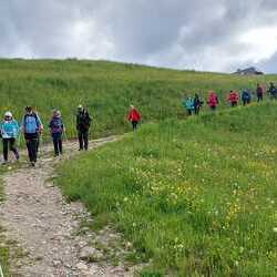 10 Pfarren machen eine Wallfahrt nach Mariapfarr im Lungau.