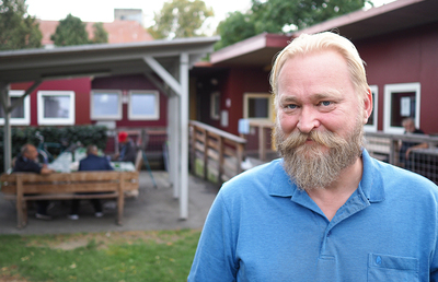 Im Ressidorf werden freiwillige Mitarbeiter:innen fix ins Team eingebunden, erzählt Bernhard Rauch.