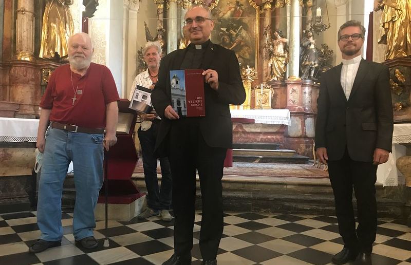 Katholische Kirche Steiermark Bucautor Pergler, Verleger Strahalm, Bischof Wilhelm und Priester Kölbl in der Welschen Kirche