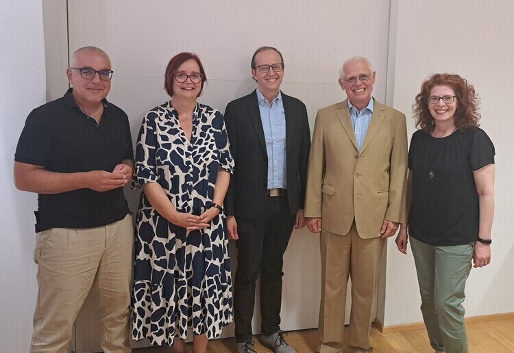 Bundesgeschäftsführer Bernd Wachter, stellvertretende Vorsitzende Martina Platter, Vorsitzender Andreas G. Weiß, der scheidende Vorsitzende Hubert Petrasch und Finanzreferentin Katja Eckert. (v.l.n.r.)