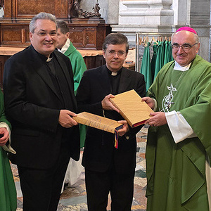 Das Geschenk unserer Diözese an den Petersdom: die neuen Lektionare