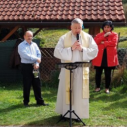 Pfarrer Claudiu Budău segnet 