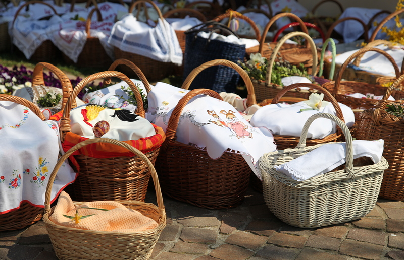 Gerd Neuhold, Sonntagsblatt Live-Übertragung der Osterspeisensegnung mit Bischof Wilhelm Krautwaschl in ORF 2