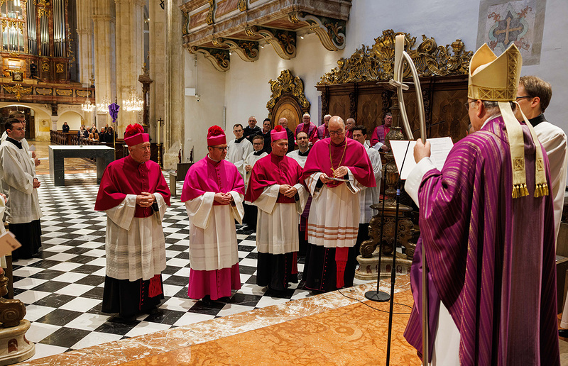 Aufnahme ins Domkapitel / Sonntagsblatt/Gerd Neuhold, Gerd Neuhold Ehrendomherr Peter Rosenberger, Weihbischof Johannes Freitag, Ehrendomherr Anton Herk-Pickl