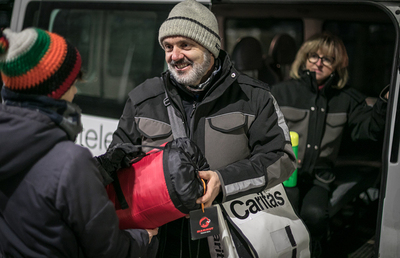Besondere Sorge um Obdachlose im Winter - Freiwillige helfen über das Kältetelefon.