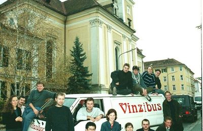 Das ehrenamtliche Team der ersten Stunden tourte mit G Vinzi 1 durch Graz.