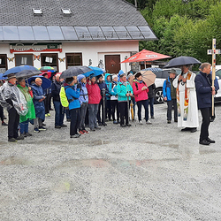 10 Pfarren machen eine Wallfahrt nach Mariapfarr im Lungau.