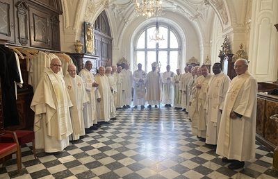 Diözesanbischof Wilhelm Krautwaschl und Generalvikar Erich Linhardt feierten mit Priesterjubilaren im Grazer Dom.