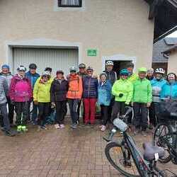 10 Pfarren machen eine Wallfahrt nach Mariapfarr im Lungau.