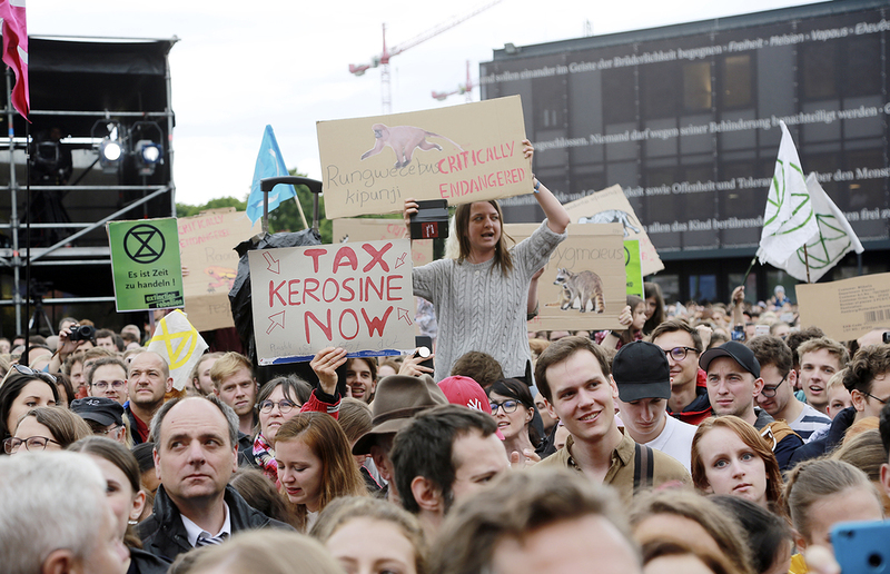 Der Kampf für Klimaschutz findet längst nicht mehr im Kleinen statt. Allein zum österreichischen Klimagipfel versammelten sich Tausende Aktivisten auf den wiener Straßen. 