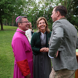 Festmesse und Segnung des neu renovierten Pfarrhofes in Dobl mit Weihbischof Johannes Freitag.