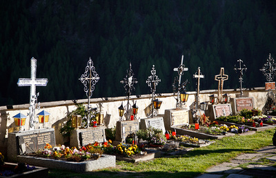 Am Allerseelentag wird in den Kirchen und auf Friedhöfen aller Verstorbenen gedacht.