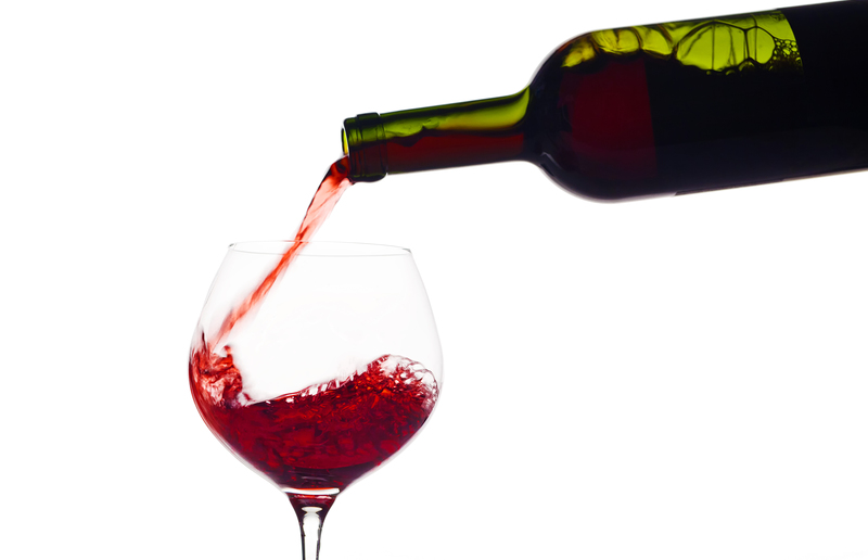 Der Johanneswein soll die Gesundheit des Leibes und das Heil der Seele erhalten. / © bilderbox/sonntagsblatt