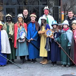 Bereit zum Singen: Die Sternsinger der Dreikönigsaktion in der Pfarre Lafnitz