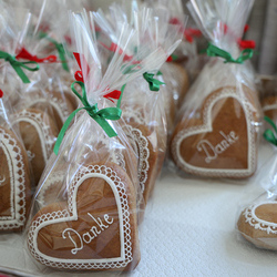 Festmesse und Segnung des neu renovierten Pfarrhofes in Dobl mit Weihbischof Johannes Freitag.