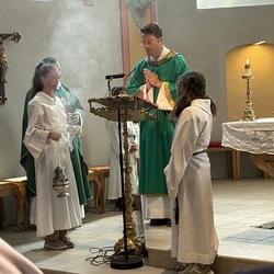 mit Pater Thomas und Diakon Rafael 