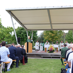 Festmesse beim Familienzeltfest der Lebenswelten Steiermark bei den Barmherzigen Brüdern mit Bischof Wilhelm Krautwaschl