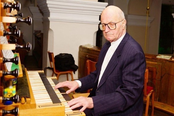 Der pensionierte Prof. Emanuel Amtmann bei einem Konzert in Kirchbach