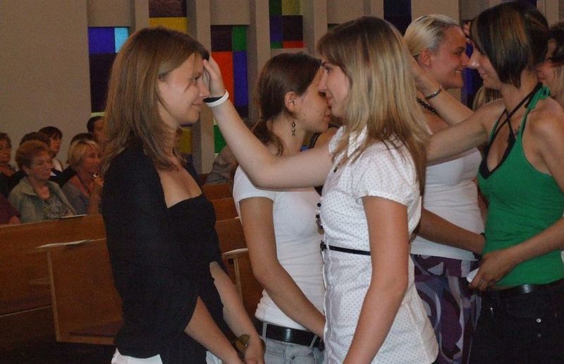 Mit dem Segnen bitten und danken wir Gott.